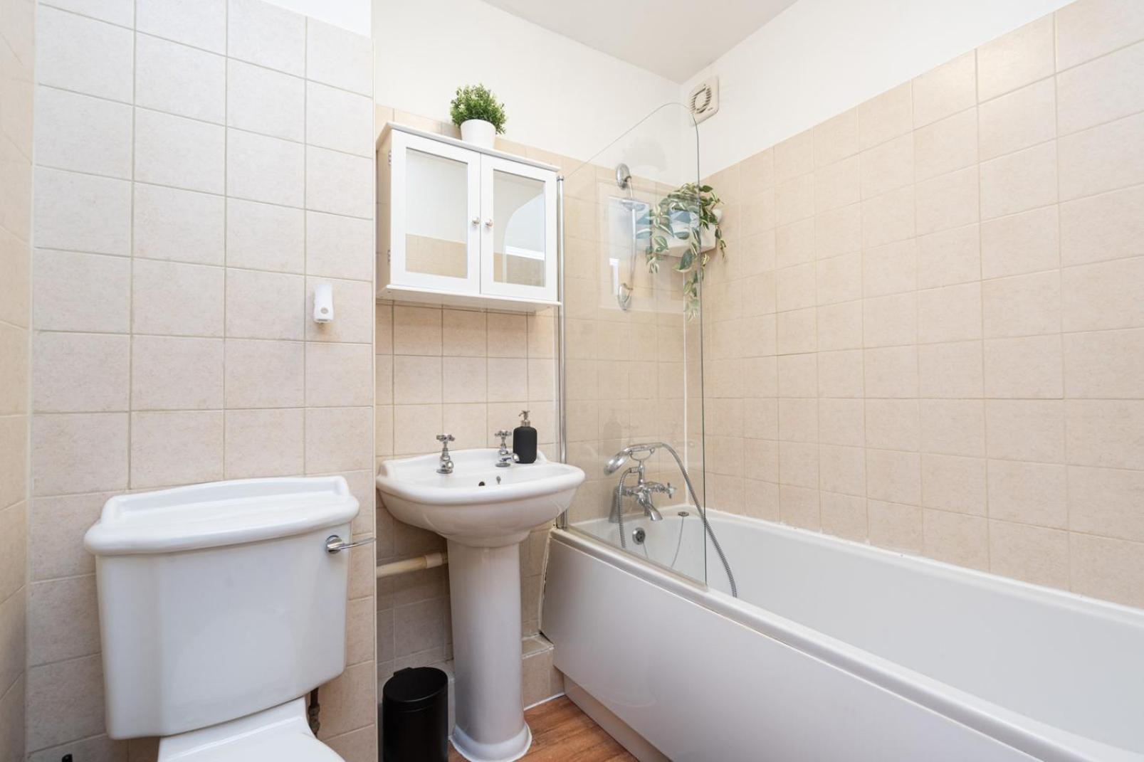 Apartment In Elephant & Castle With Parking Londra Exterior foto